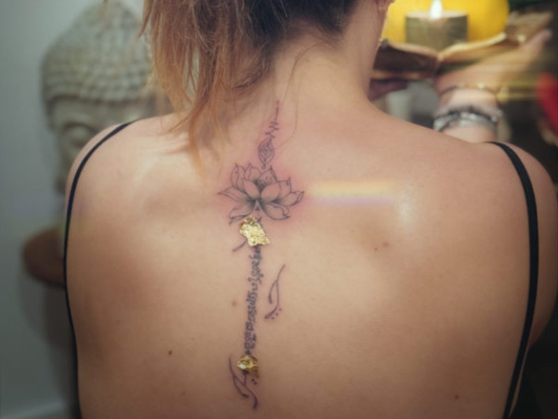 Tatouage Sak Yant Lotus Bienveillance Unalome protection pureté Alsace
