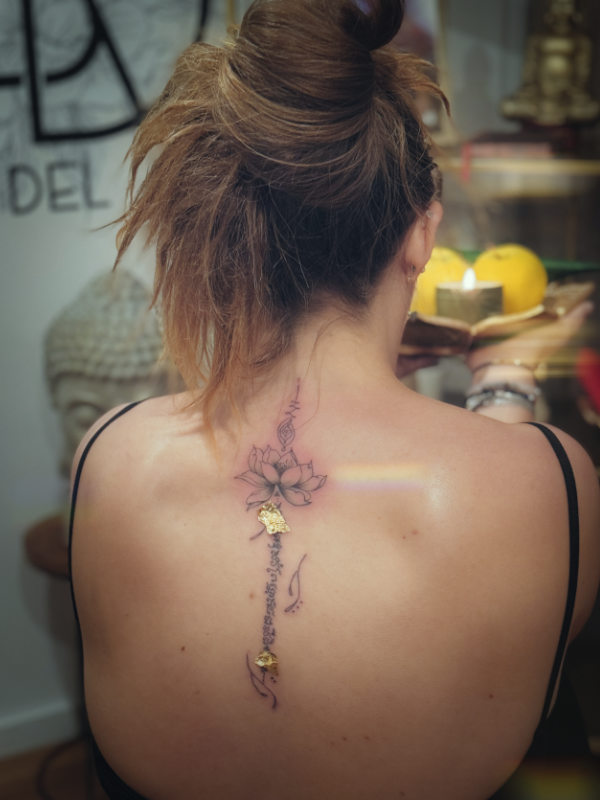 Tatouage Alsace Sak Yant lotus bienveillance